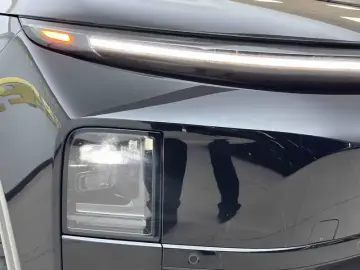 2025 Li Auto (Lixiang) L6 с пробегом 18 000 км