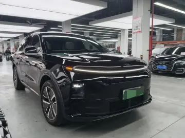 2024 Li Auto (Lixiang) L6 с пробегом 18 000 км