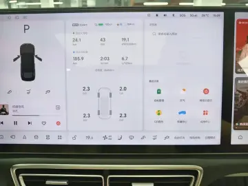 2024 Li Auto (Lixiang) L6 с пробегом 18 000 км