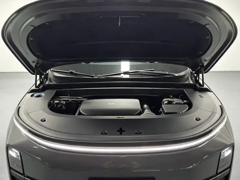 2024 Li Auto (Lixiang) L6 с пробегом 47 800 км