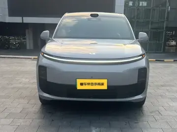 2025 Li Auto (Lixiang) L6 с пробегом 34 000 км