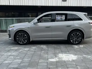 2025 Li Auto (Lixiang) L6 с пробегом 34 000 км