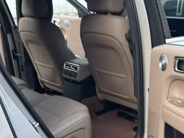 2025 Li Auto (Lixiang) L6 с пробегом 34 000 км