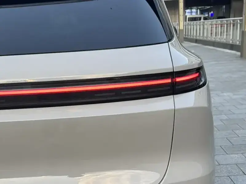 2025 Li Auto (Lixiang) L6 с пробегом 34 000 км