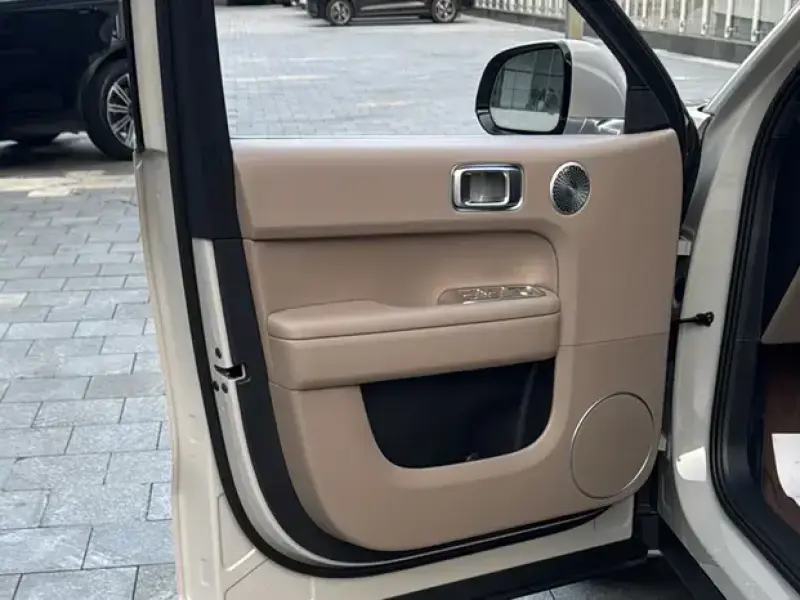 2025 Li Auto (Lixiang) L6 с пробегом 34 000 км