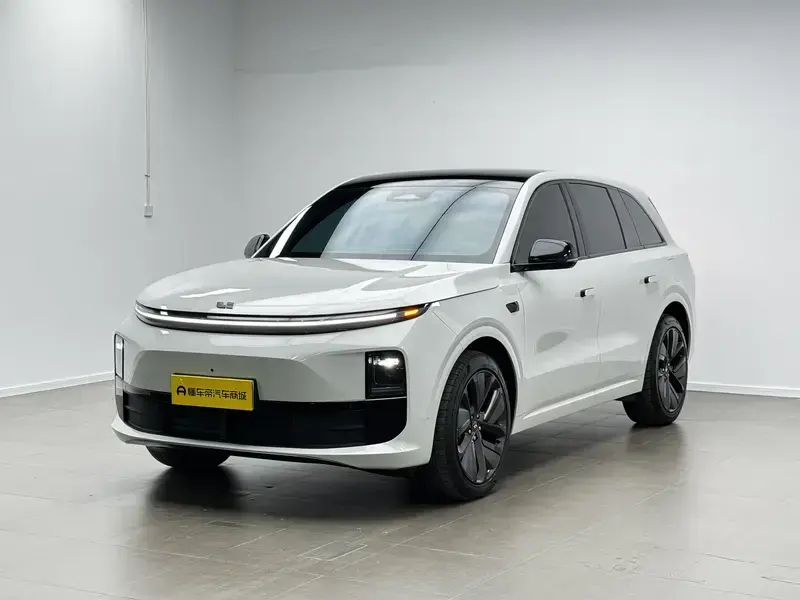 2024 Li Auto (Lixiang) L6 с пробегом 61 700 км