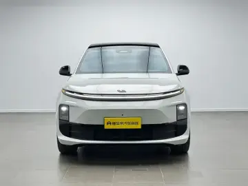 2024 Li Auto (Lixiang) L6 с пробегом 61 700 км
