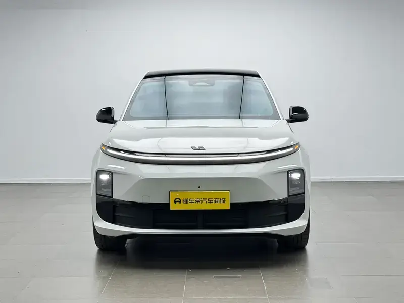 2024 Li Auto (Lixiang) L6 с пробегом 61 700 км