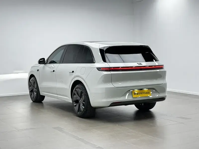 2024 Li Auto (Lixiang) L6 с пробегом 61 700 км