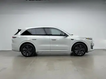 2024 Li Auto (Lixiang) L6 с пробегом 61 700 км