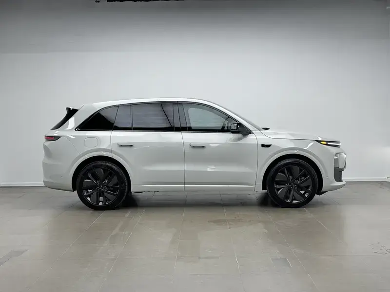 2024 Li Auto (Lixiang) L6 с пробегом 61 700 км