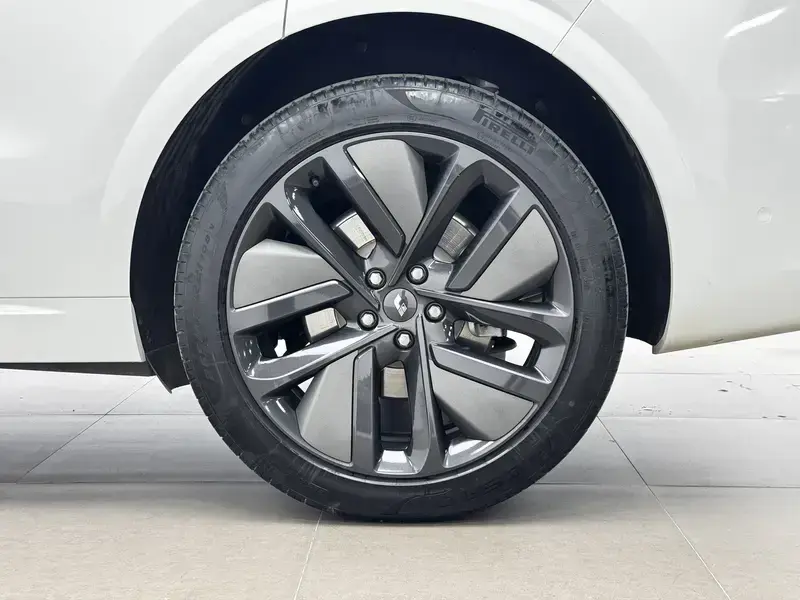 2024 Li Auto (Lixiang) L6 с пробегом 61 700 км