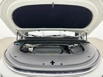 2024 Li Auto (Lixiang) L6 с пробегом 61 700 км