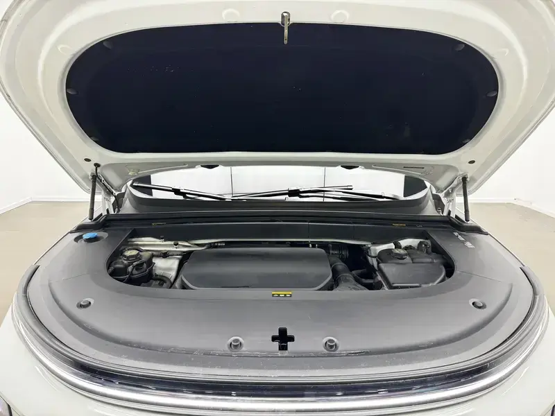 2024 Li Auto (Lixiang) L6 с пробегом 61 700 км