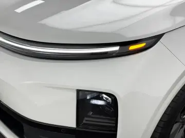 2024 Li Auto (Lixiang) L6 с пробегом 61 700 км