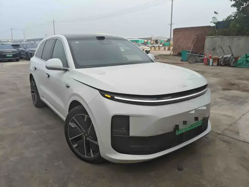 2025 Li Auto (Lixiang) L6 с пробегом 14 000 км