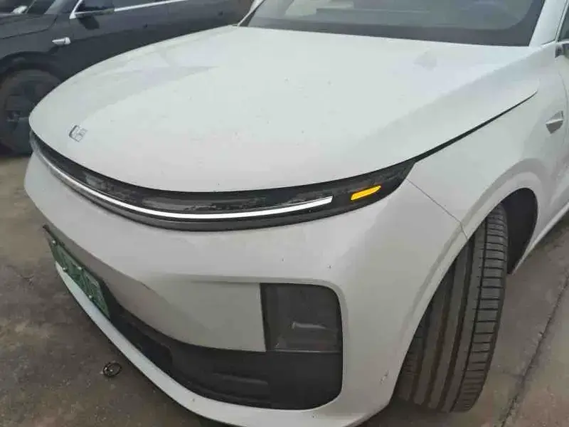 2025 Li Auto (Lixiang) L6 с пробегом 14 000 км