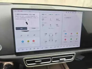 2025 Li Auto (Lixiang) L6 с пробегом 14 000 км
