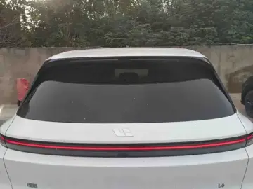 2025 Li Auto (Lixiang) L6 с пробегом 14 000 км