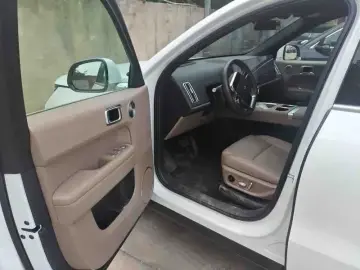 2025 Li Auto (Lixiang) L6 с пробегом 14 000 км