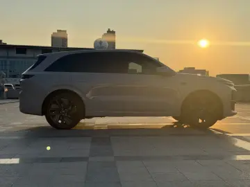 2024 Li Auto (Lixiang) L6 с пробегом 18 000 км