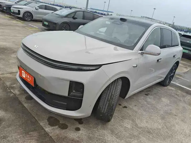 2025 Li Auto (Lixiang) L6 с пробегом 19 000 км
