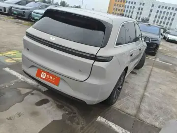 2025 Li Auto (Lixiang) L6 с пробегом 19 000 км