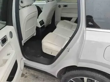 2025 Li Auto (Lixiang) L6 с пробегом 19 000 км