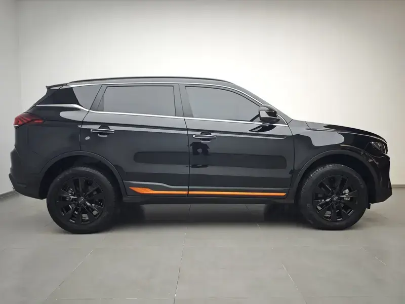 2022 Geely Atlas Pro с пробегом 22 700 км