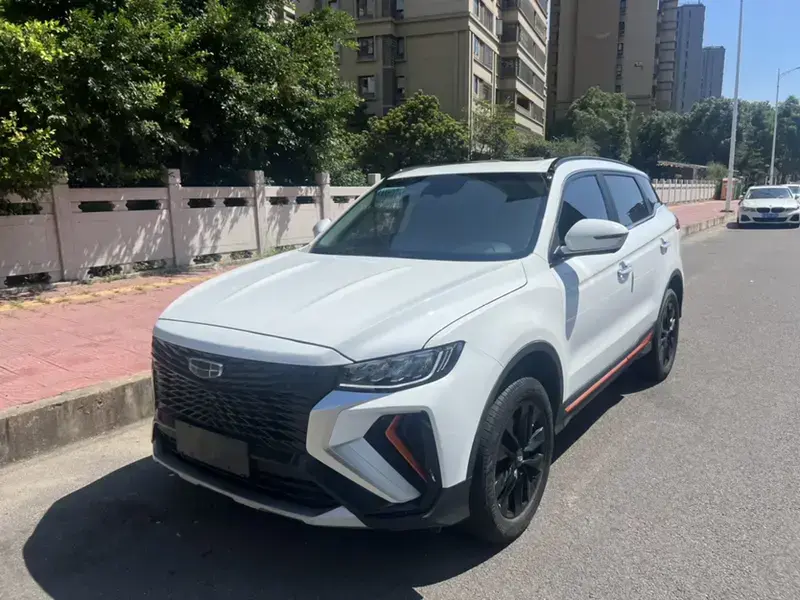 2022 Geely Atlas Pro с пробегом 72 000 км