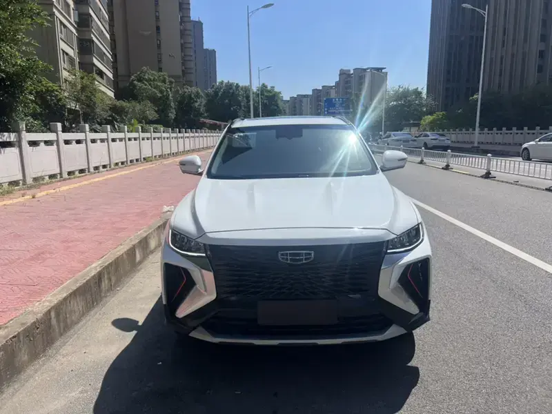 2022 Geely Atlas Pro с пробегом 72 000 км