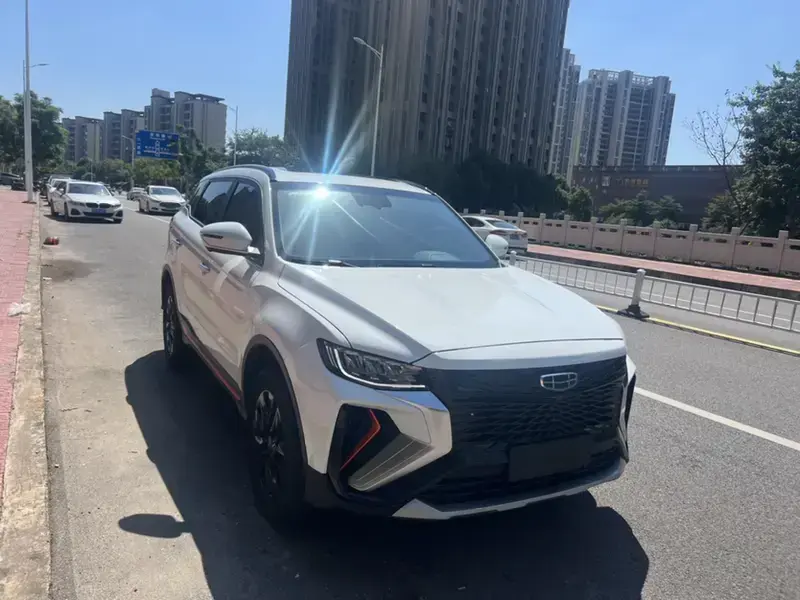 2022 Geely Atlas Pro с пробегом 72 000 км