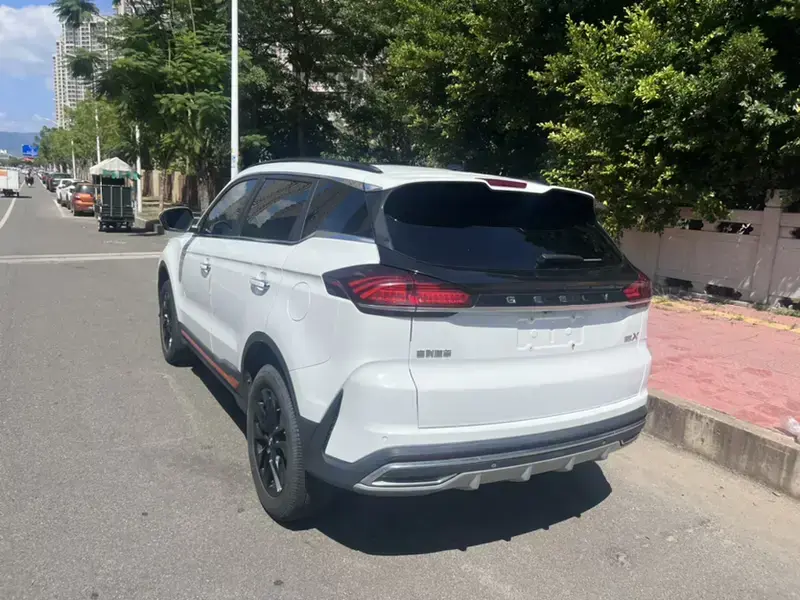 2022 Geely Atlas Pro с пробегом 72 000 км