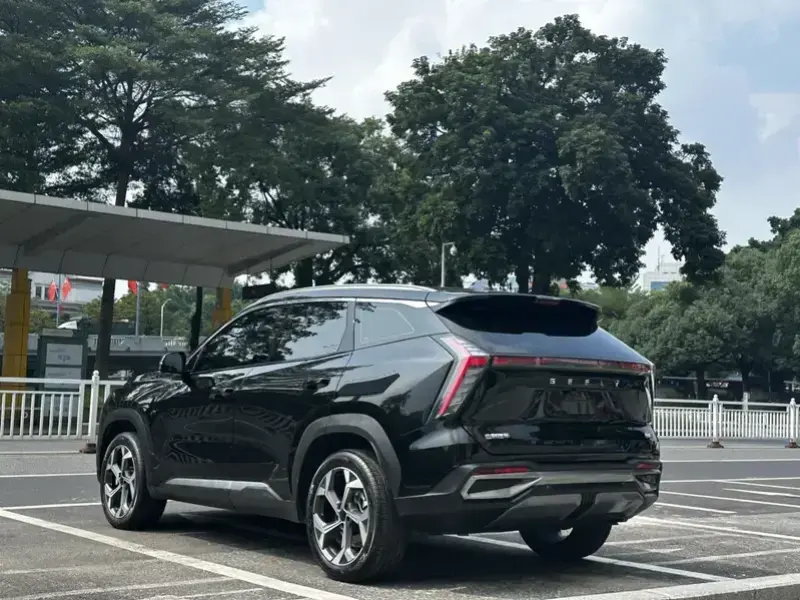 2024 Geely Boyue L с пробегом 32 000 км
