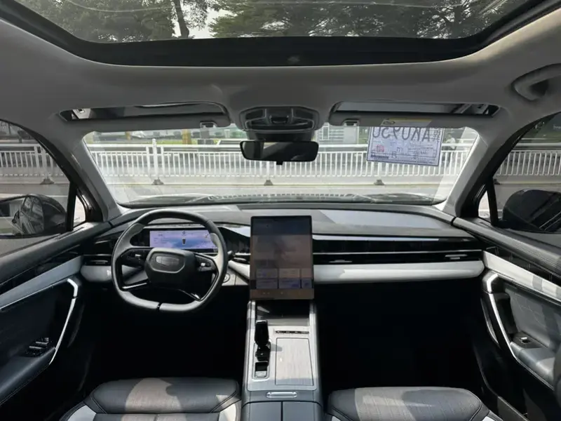 2024 Geely Boyue L с пробегом 32 000 км