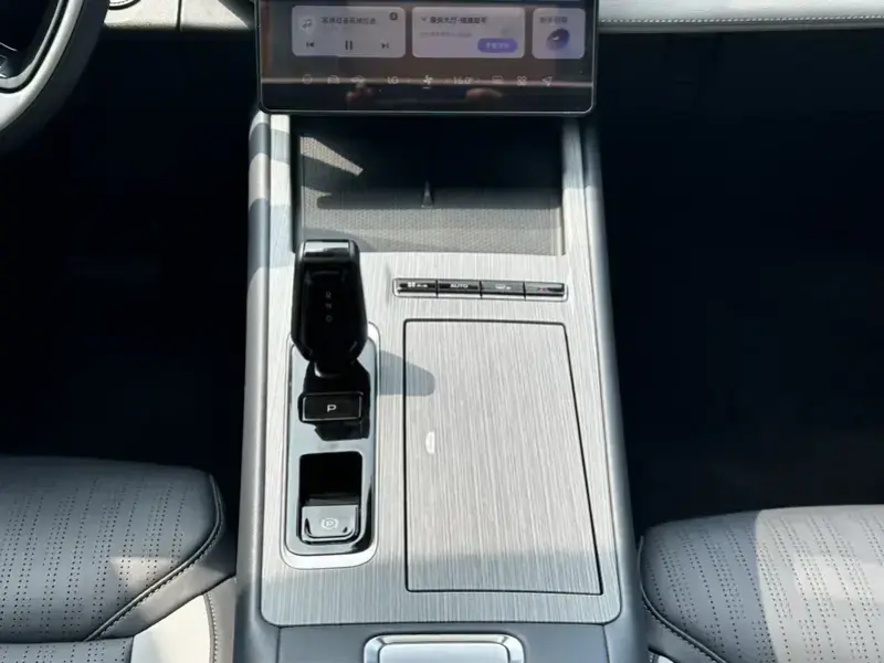 2024 Geely Boyue L с пробегом 32 000 км