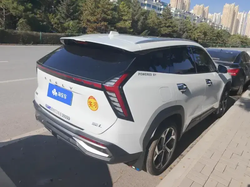 2024 Geely Boyue L с пробегом 10 000 км