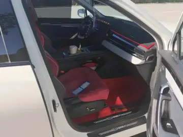 2024 Geely Boyue L с пробегом 10 000 км