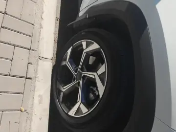 2024 Geely Boyue L с пробегом 10 000 км
