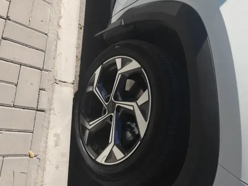 2024 Geely Boyue L с пробегом 10 000 км
