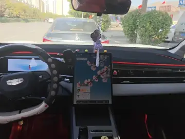 2024 Geely Boyue L с пробегом 10 000 км