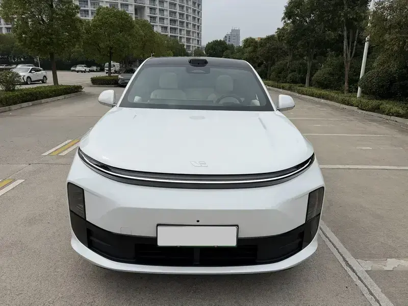 2024 Li Auto (Lixiang) L6 с пробегом 45 000 км