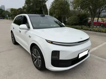 2024 Li Auto (Lixiang) L6 с пробегом 45 000 км