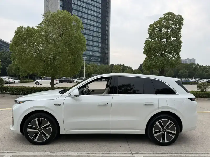 2024 Li Auto (Lixiang) L6 с пробегом 45 000 км