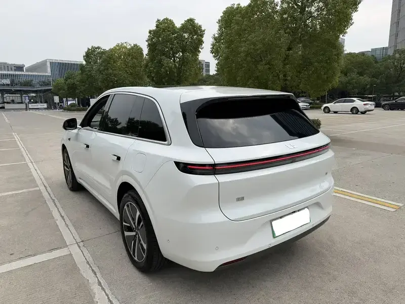 2024 Li Auto (Lixiang) L6 с пробегом 45 000 км