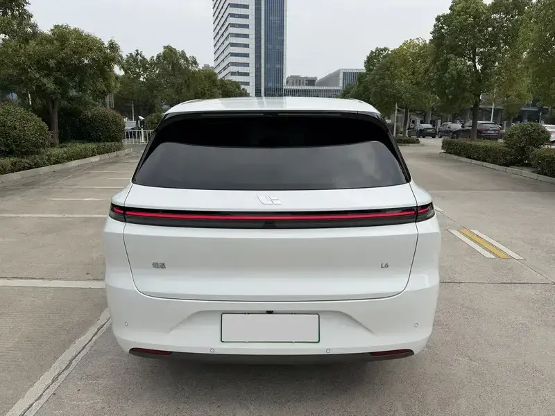 2024 Li Auto (Lixiang) L6 с пробегом 45 000 км