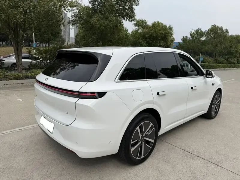 2024 Li Auto (Lixiang) L6 с пробегом 45 000 км