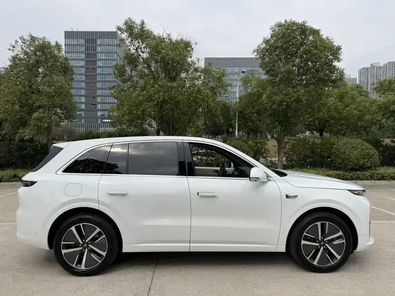 2024 Li Auto (Lixiang) L6 с пробегом 45 000 км