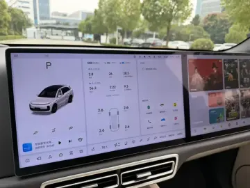2024 Li Auto (Lixiang) L6 с пробегом 45 000 км