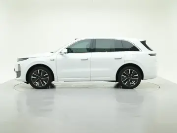 2025 Li Auto (Lixiang) L6 с пробегом 12 200 км